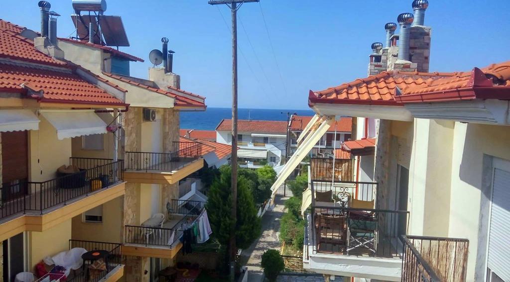 Roses Rt Apartments Skioni I Nea Skioni Exterior photo